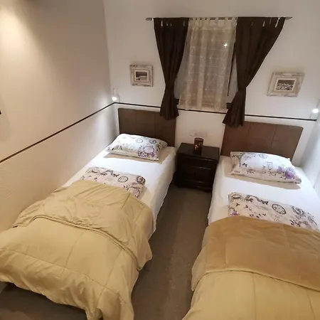 Planinska Idila - Uz Stazu